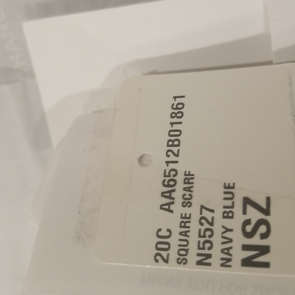 CHANEL Scarf - Picture 5 of 5